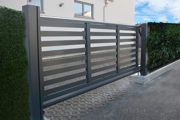 Automatic gates