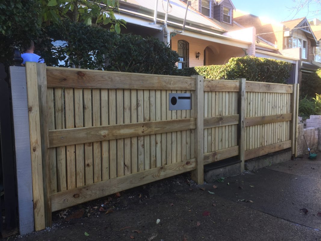 fencing contractor