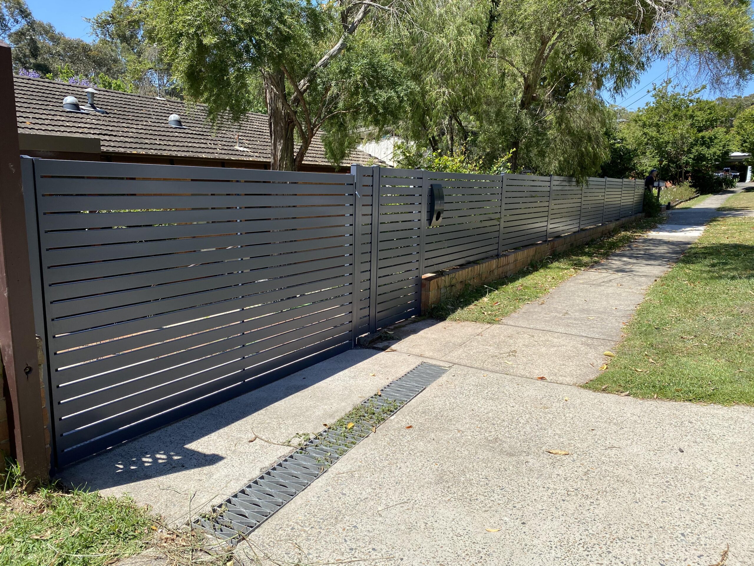 powder coated aluminium slat gate